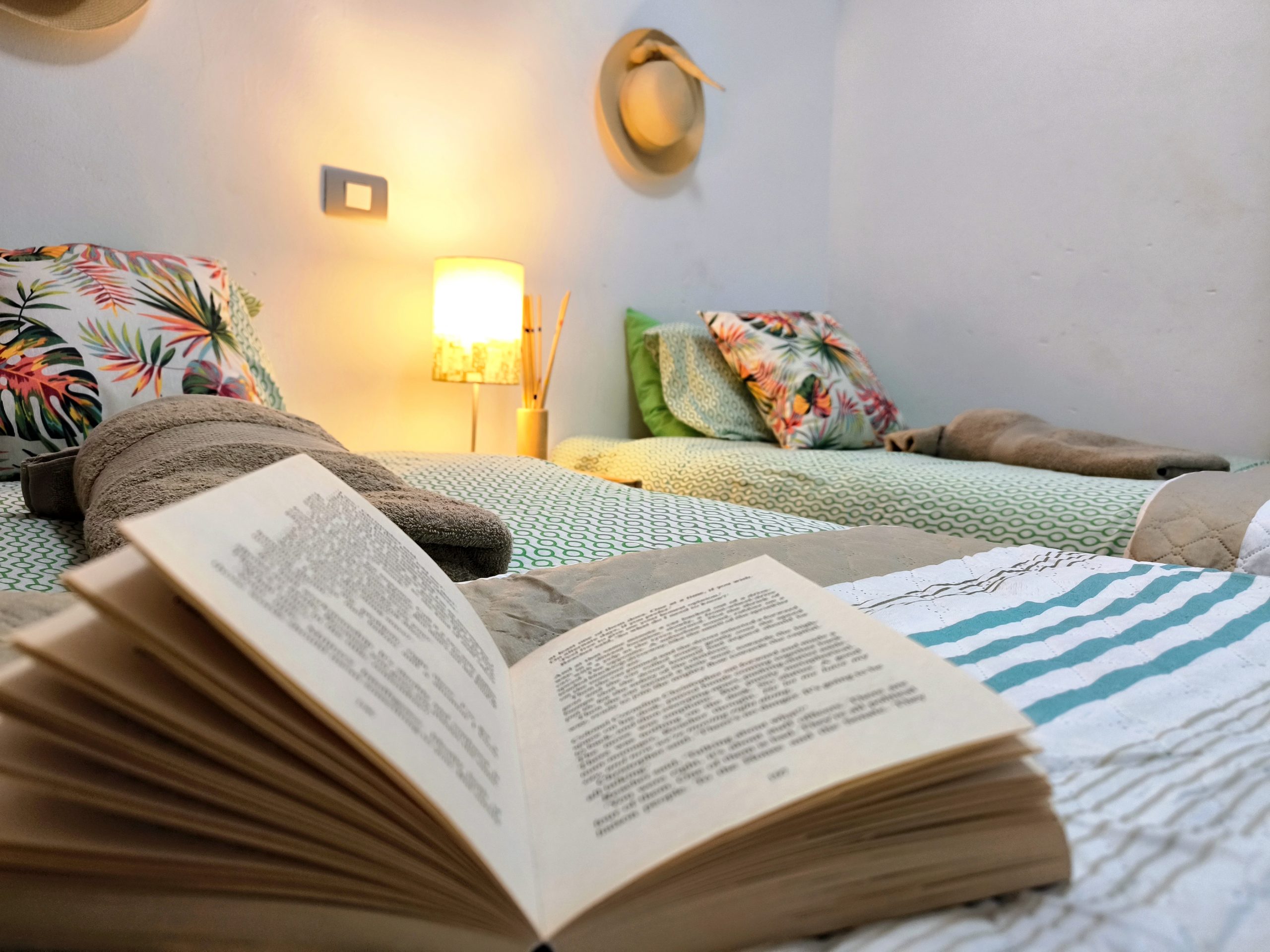 ARINAGA BEACH: first line on the sea on  short rent