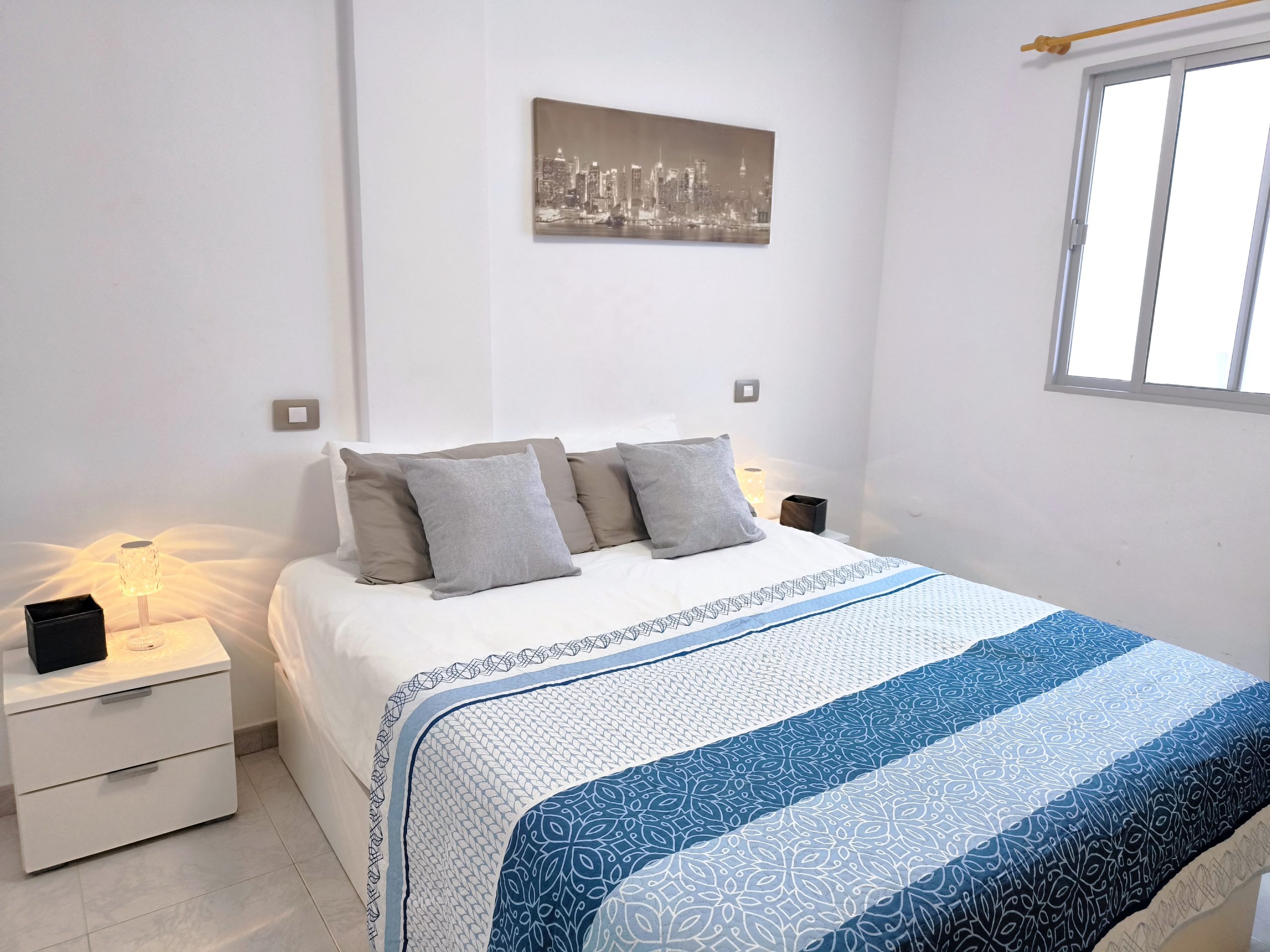 ARINAGA BEACH: first line on the sea on  short rent