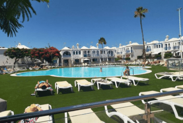 HOLIDAY BUNGALOW PLAYMAR – POOL