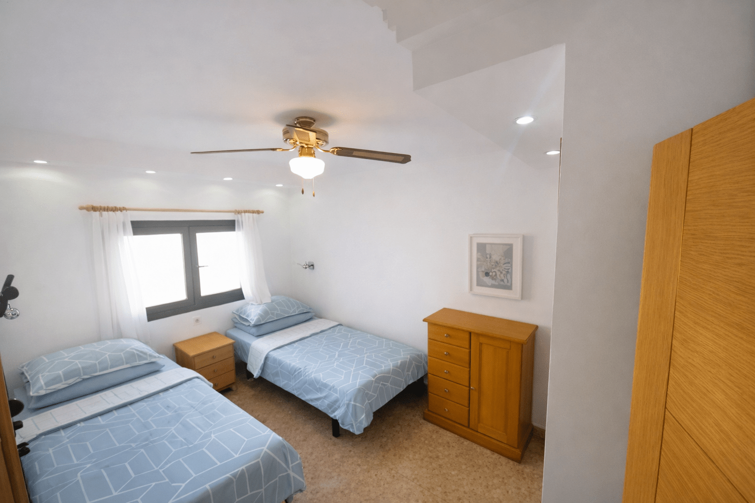 Lovely apartment very close to the beach